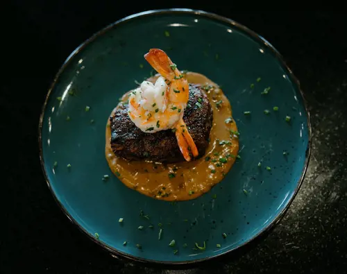 OTL-Gouverneur-Sherbrooke-Blog-Fall-colours-Boefish-steak-shrimp-plate