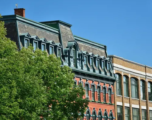 OTL-Gouverneur-Sherbrooke-blogue-itinéraire-été-Sherbrooke-facade-centre-ville