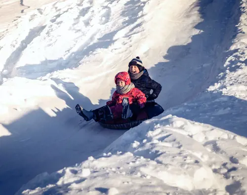 OTL-Gouverneur-Sherbrooke-glissade-sur-tube-enfants